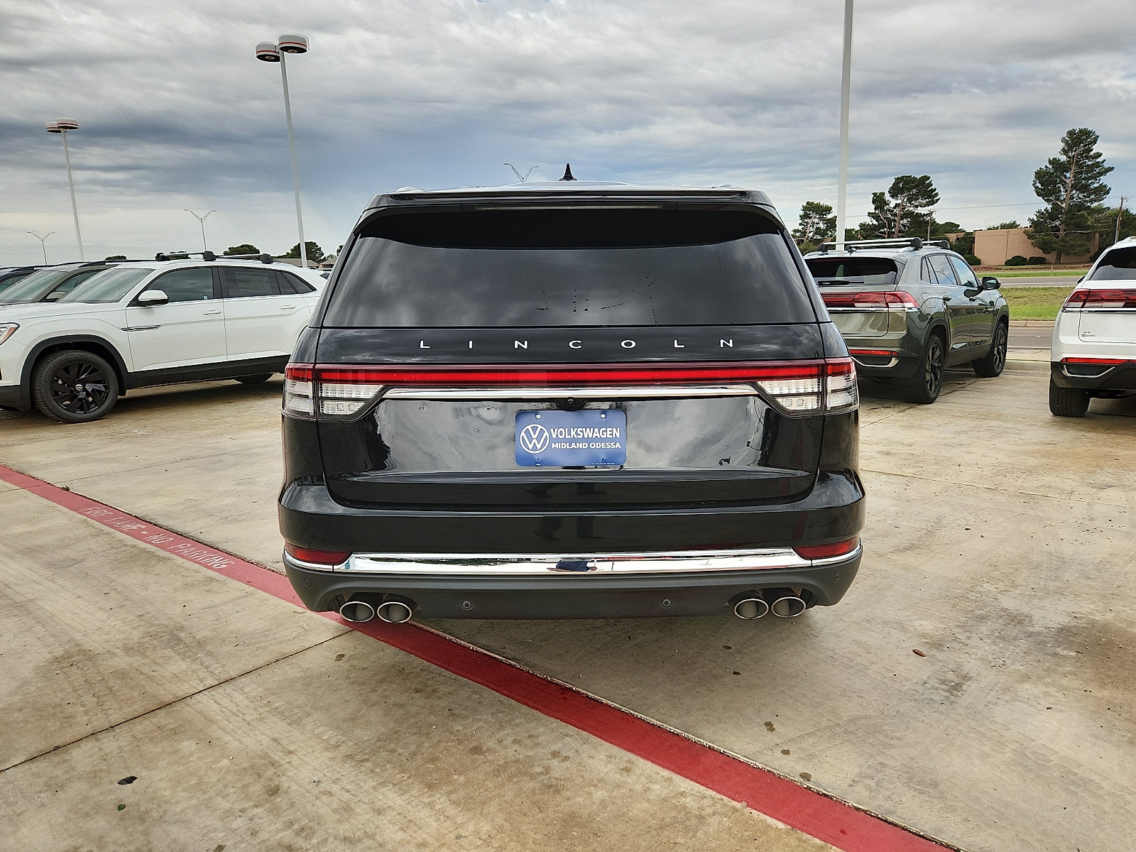 Used 2023 Lincoln Aviator 2WD w/ Premium Package image 6