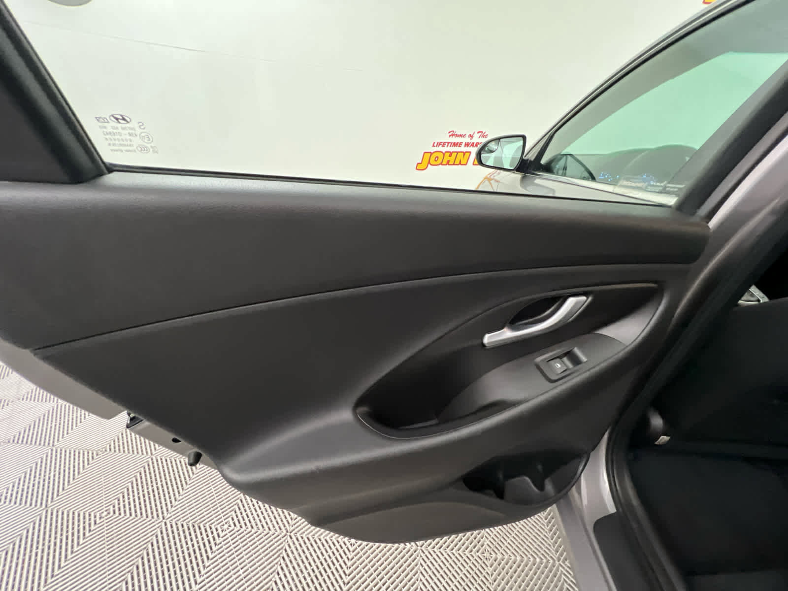 Used 2020 Hyundai Elantra GT FWD image 25
