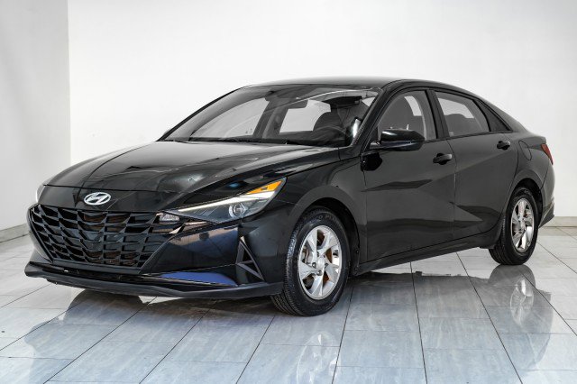 Used 2021 Hyundai Elantra SE w/ Cargo Package image 4