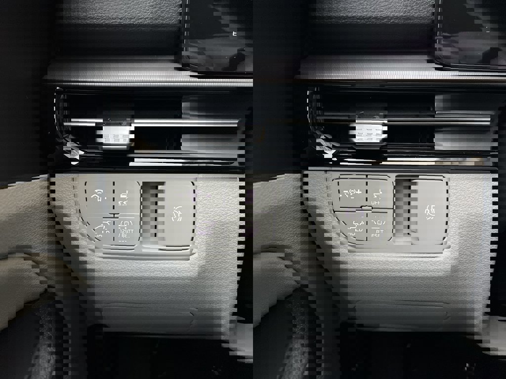 New 2026 Kia Sportage EX w/ EX Panoramic Sunroof Package image 27