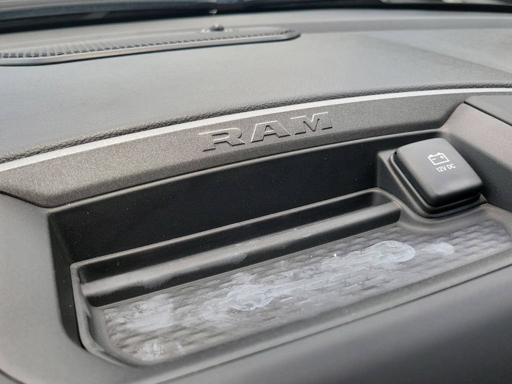 New 2026 RAM 1500 Express AWD/4WD image 23