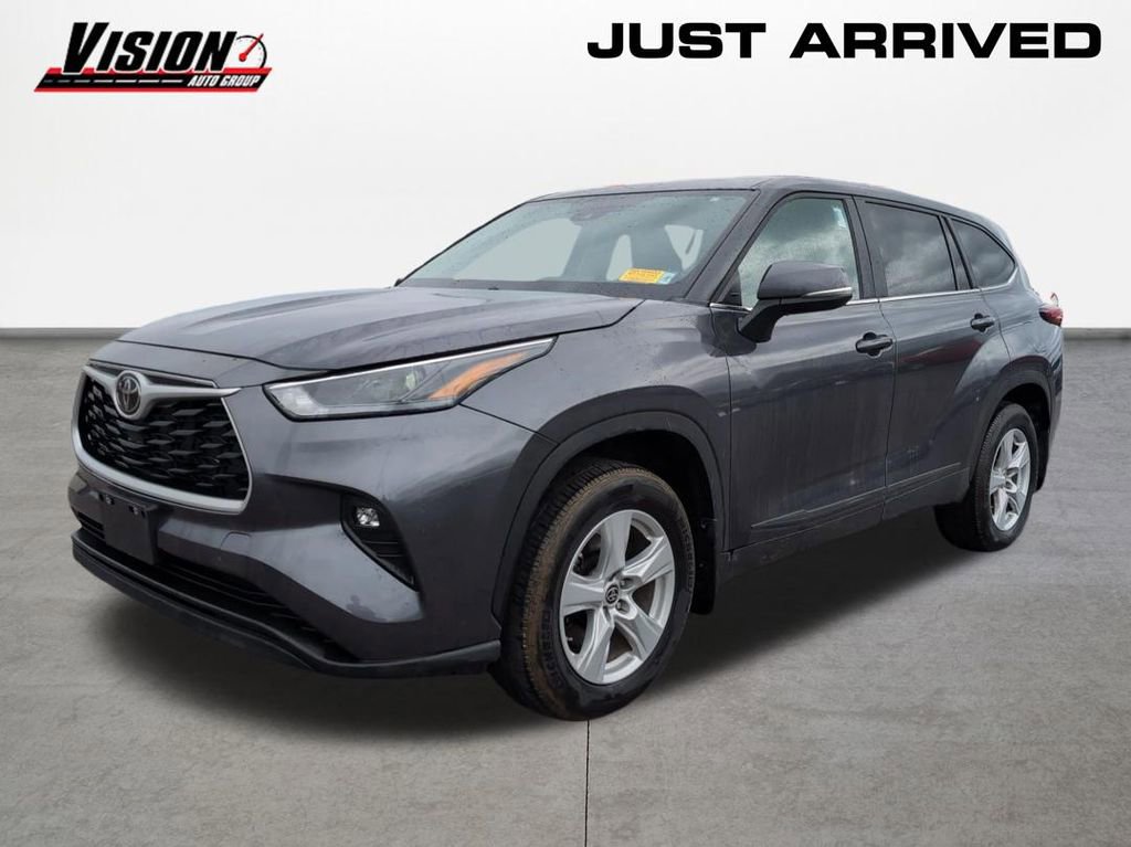 Used 2023 Toyota Highlander LE