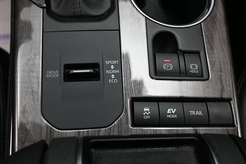 Used 2021 Toyota Highlander Platinum AWD/4WD image 29