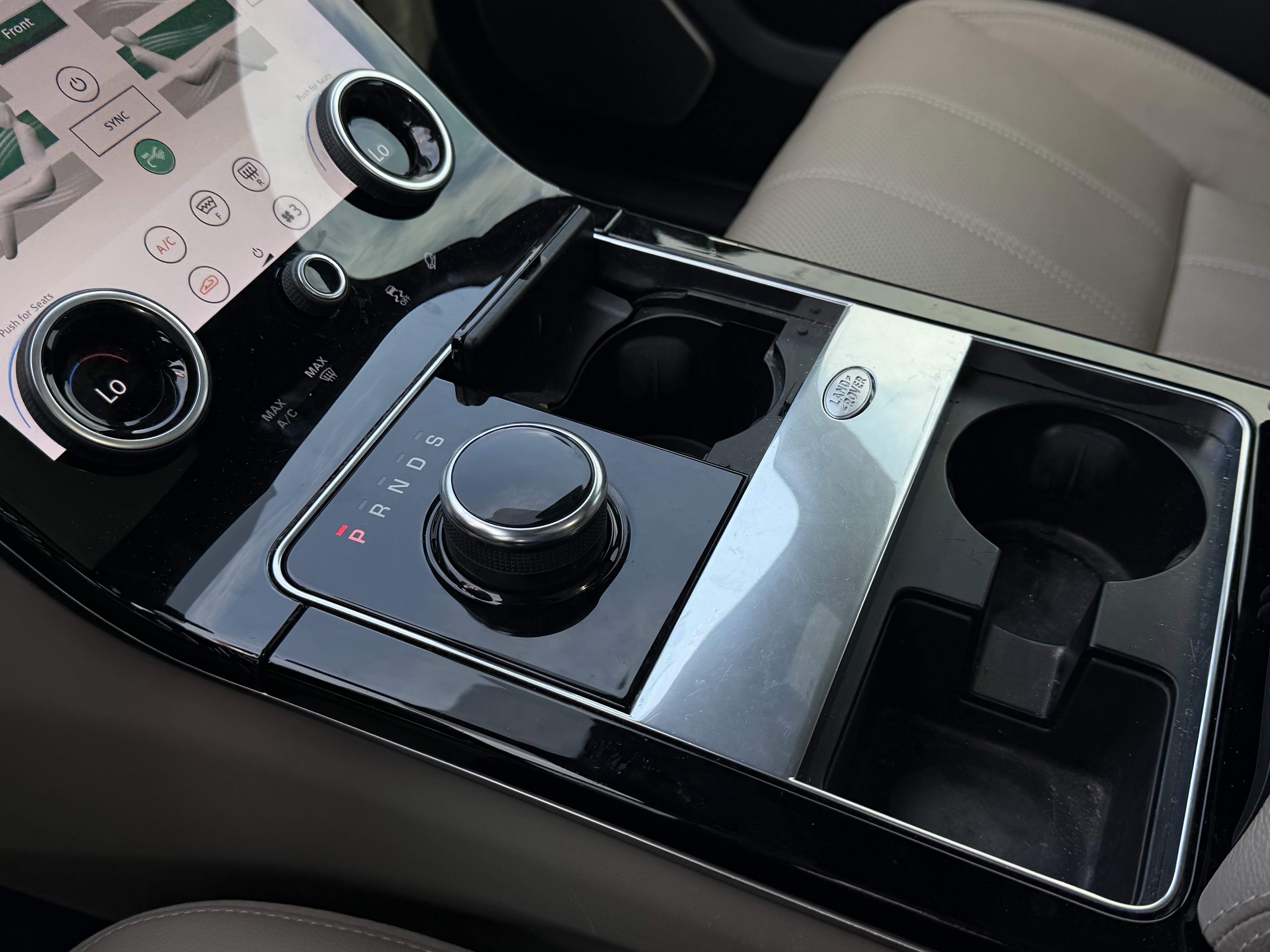 Used 2020 Land Rover Range Rover Velar R-Dynamic S AWD/4WD image 21