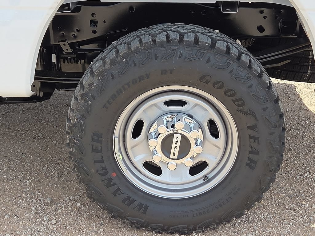 New 2026 Ford F250 XL w/ XL Off-Road Package AWD/4WD image 13