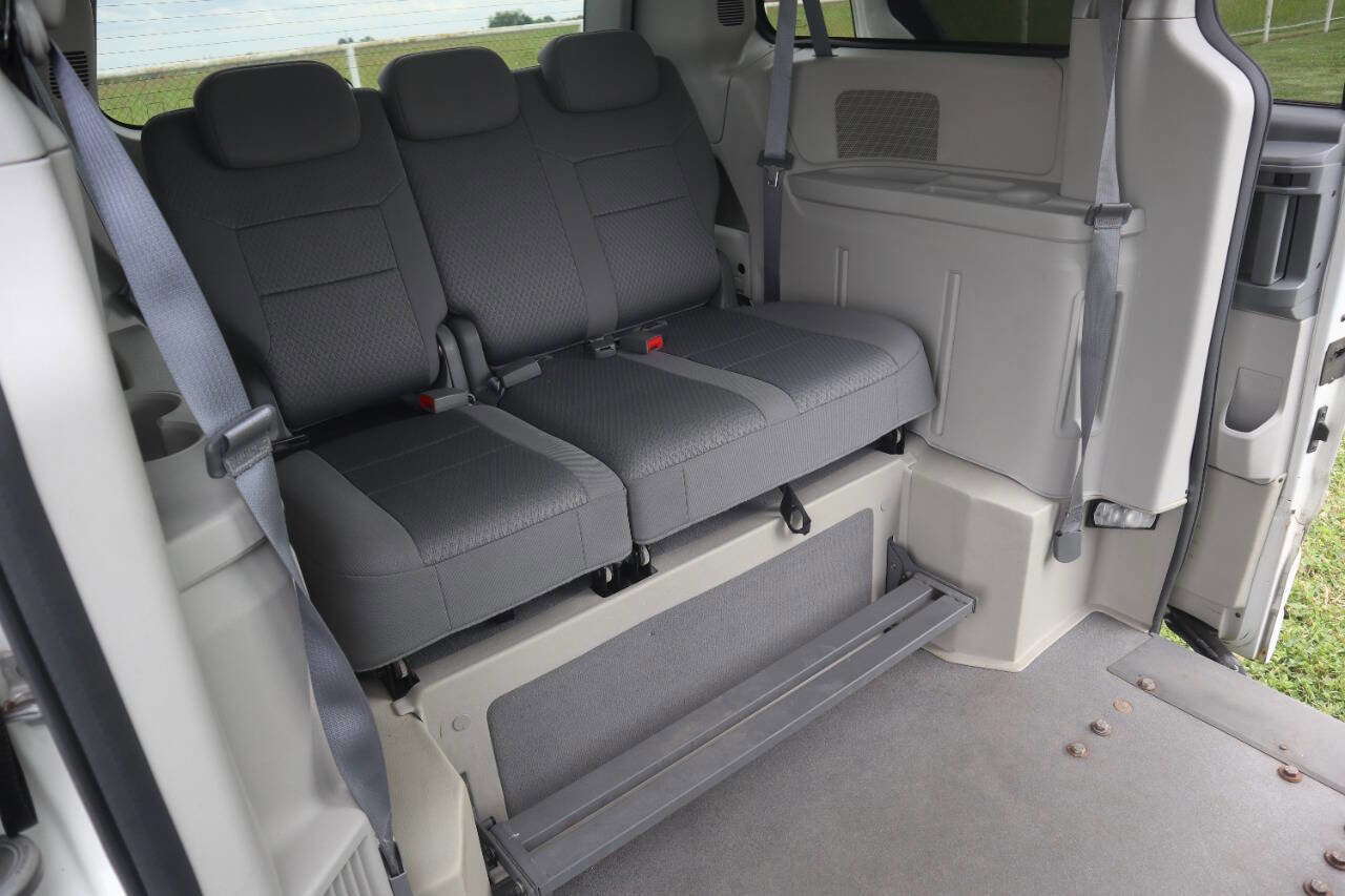 Used 2010 Dodge Grand Caravan SE w/ Popular Equipment Group FWD image 24