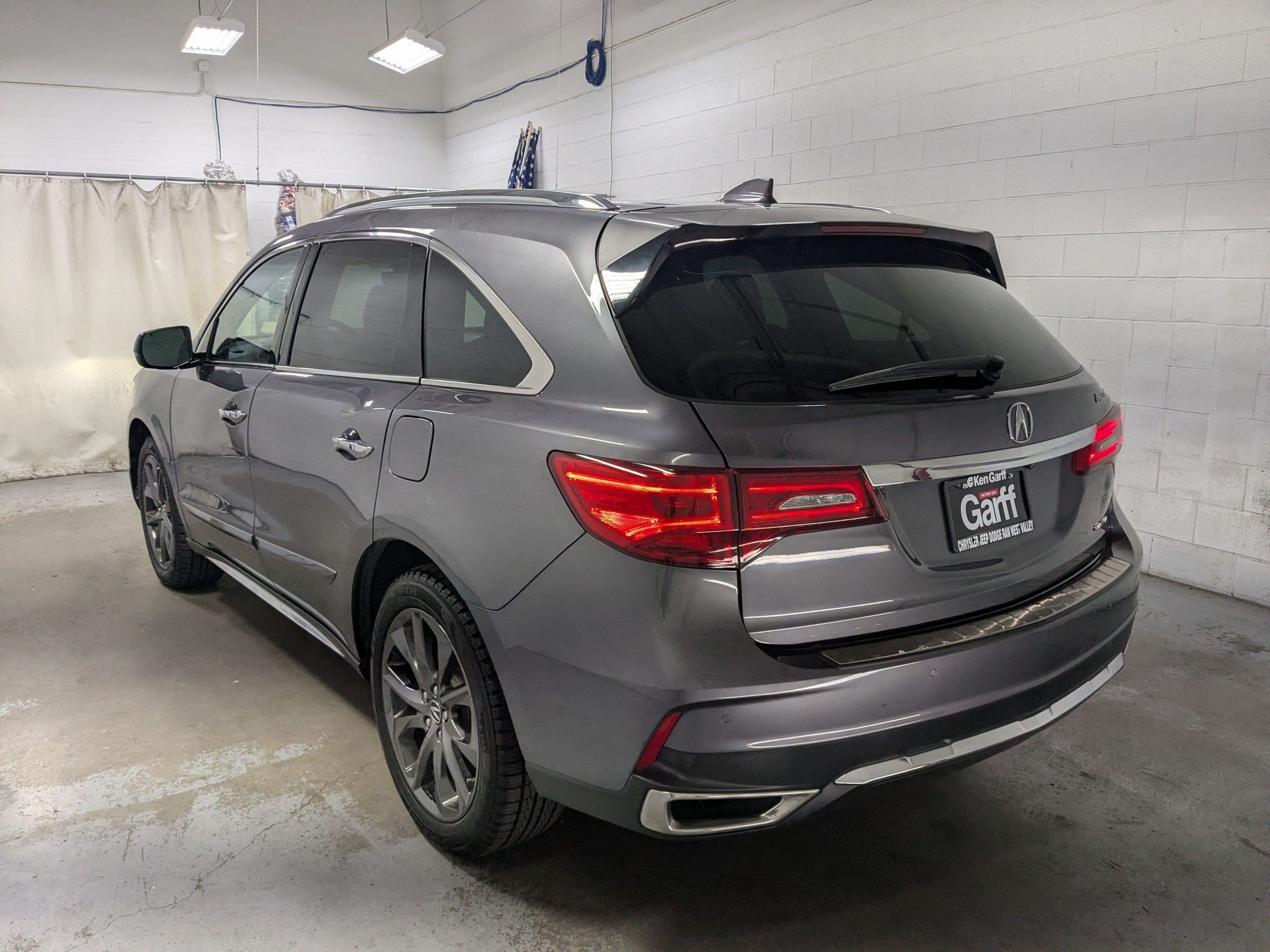Used 2018 Acura MDX SH-AWD w/ Advance Package image 9