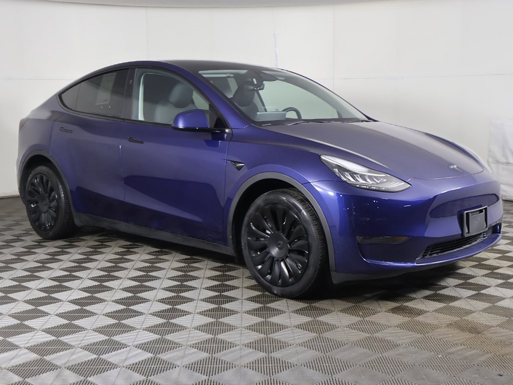 Used 2023 Tesla Model Y Long Range image 2