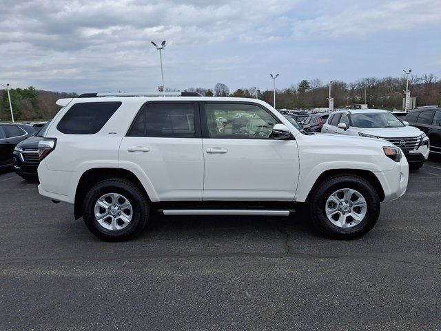 Used 2022 Toyota 4Runner SR5 Premium w/ Moonroof Package RWD image 9