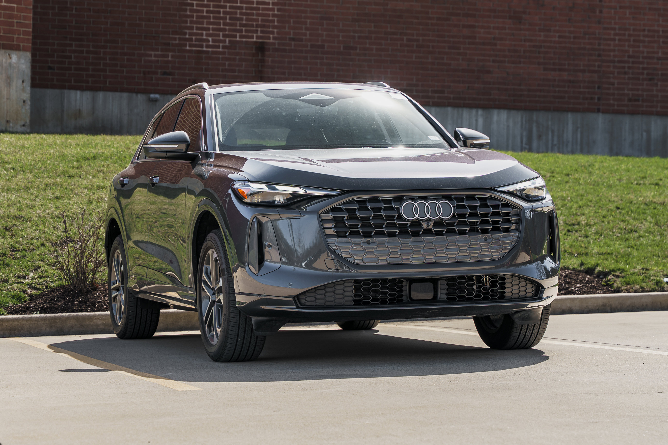 Certified 2025 Audi Q5 Premium w/ Convenience Package image 1