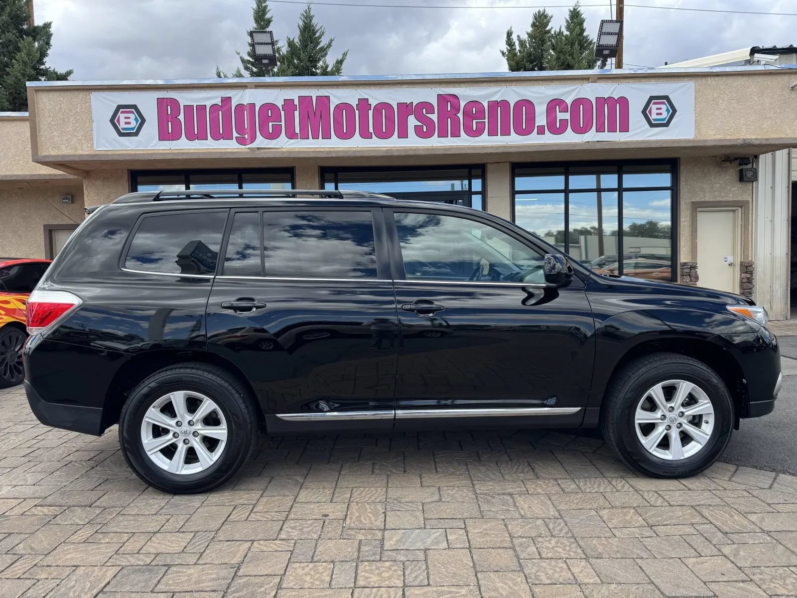Used 2012 Toyota Highlander SE w/ Tow Pkg