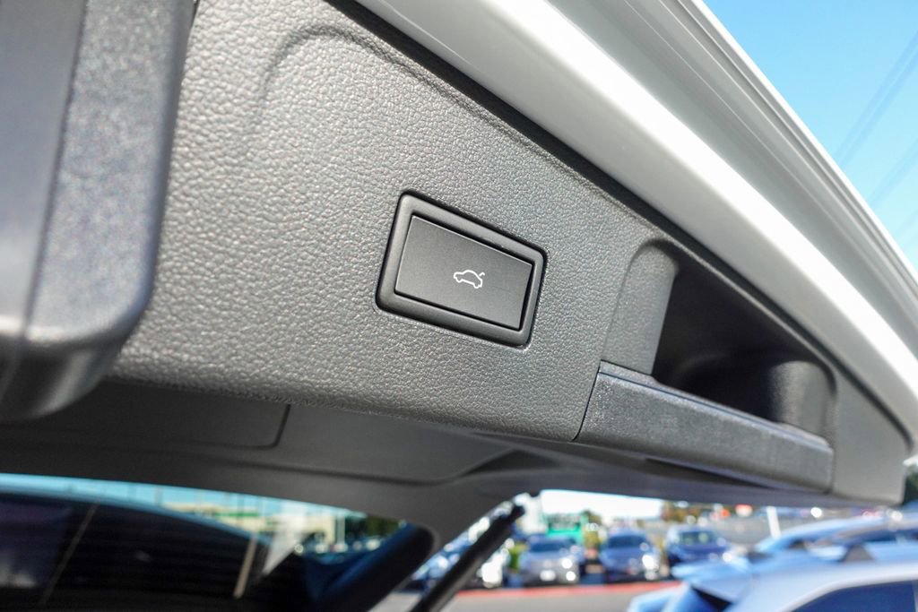 New 2026 Volkswagen Atlas SEL Premium R-Line image 32