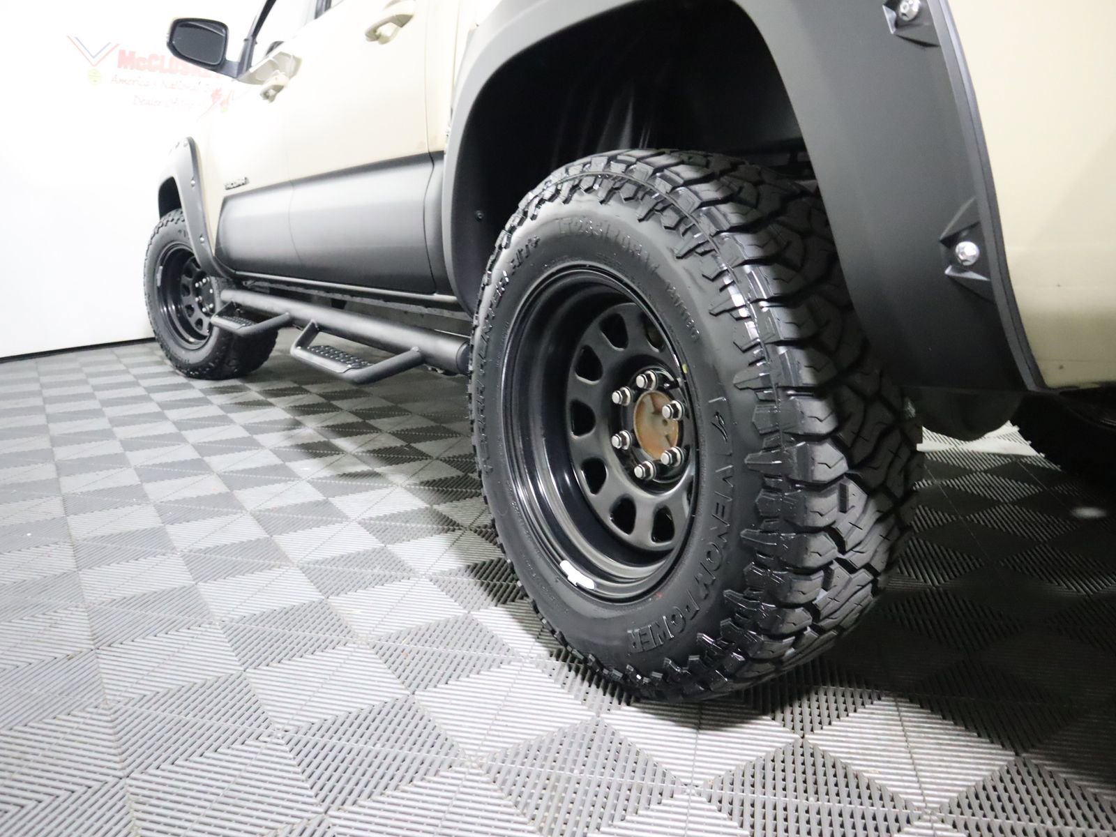 Used 2019 Toyota Tacoma TRD Off-Road w/ Technology Package AWD/4WD image 10