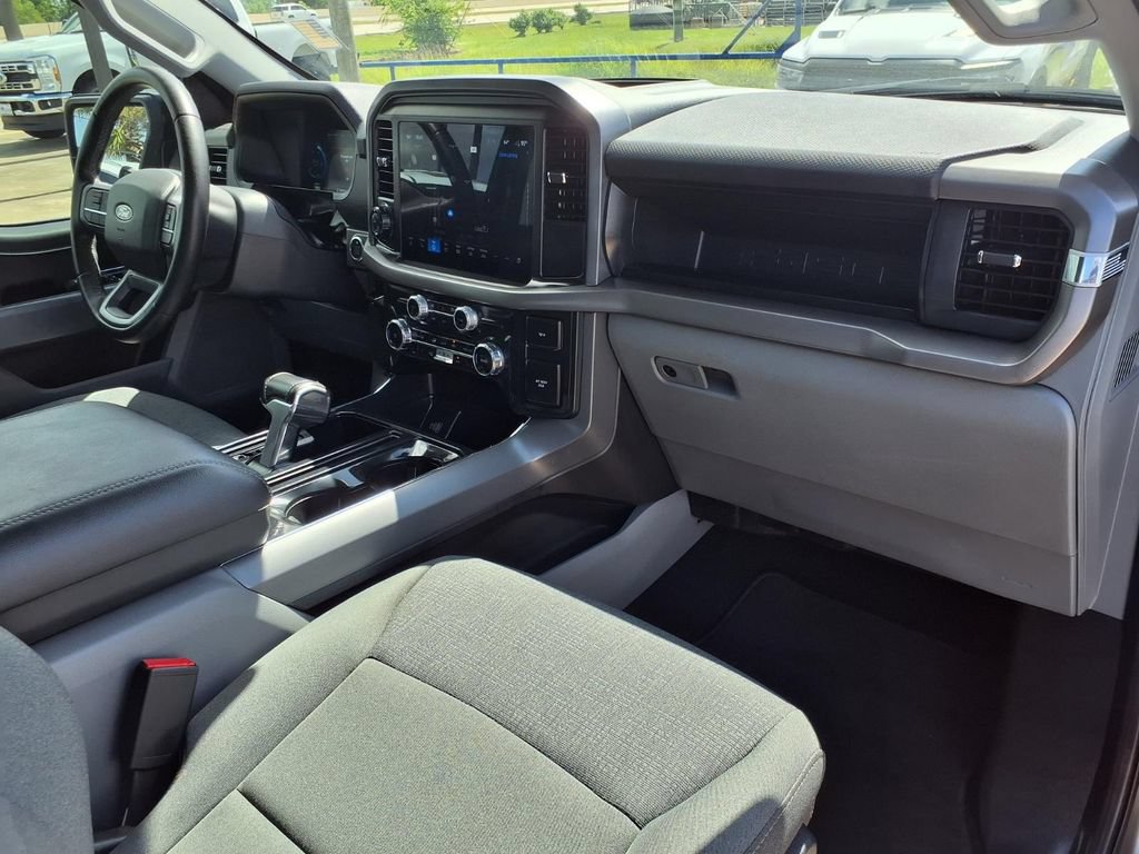 Used 2025 Ford F150 Lightning XLT AWD/4WD image 28