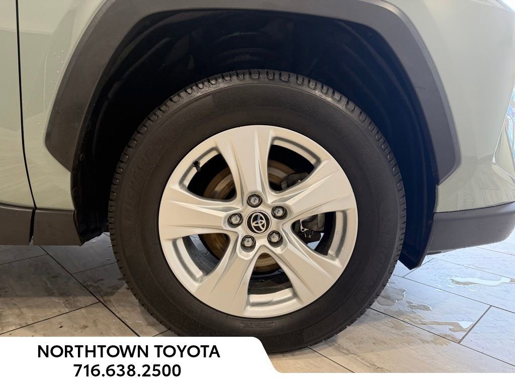 Used 2020 Toyota RAV4 XLE w/ Convenience Package AWD/4WD image 9