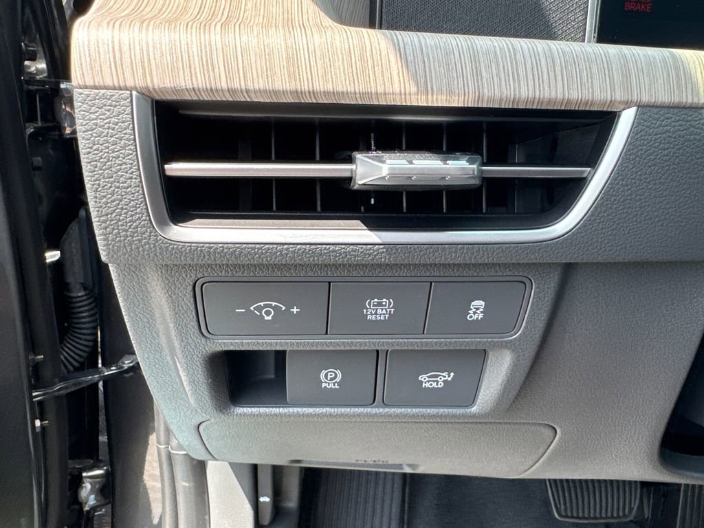 New 2025 Hyundai Sonata Limited image 21