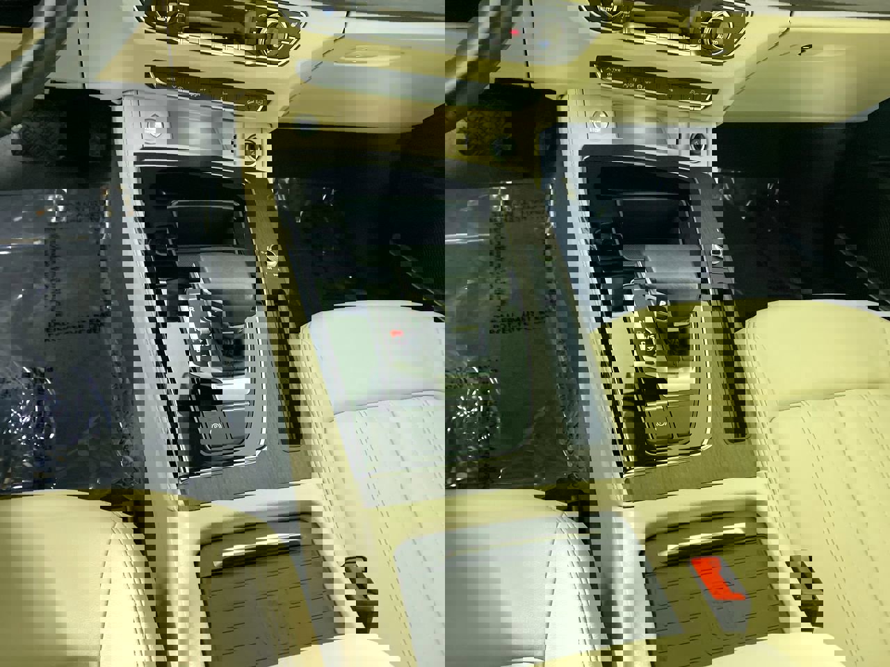 Used 2021 Audi Q5 Premium Plus w/ Premium Plus Package image 16