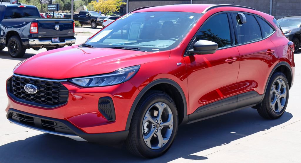 Used 2025 Ford Escape ST-Line w/ Tech Pack #1 AWD/4WD image 7