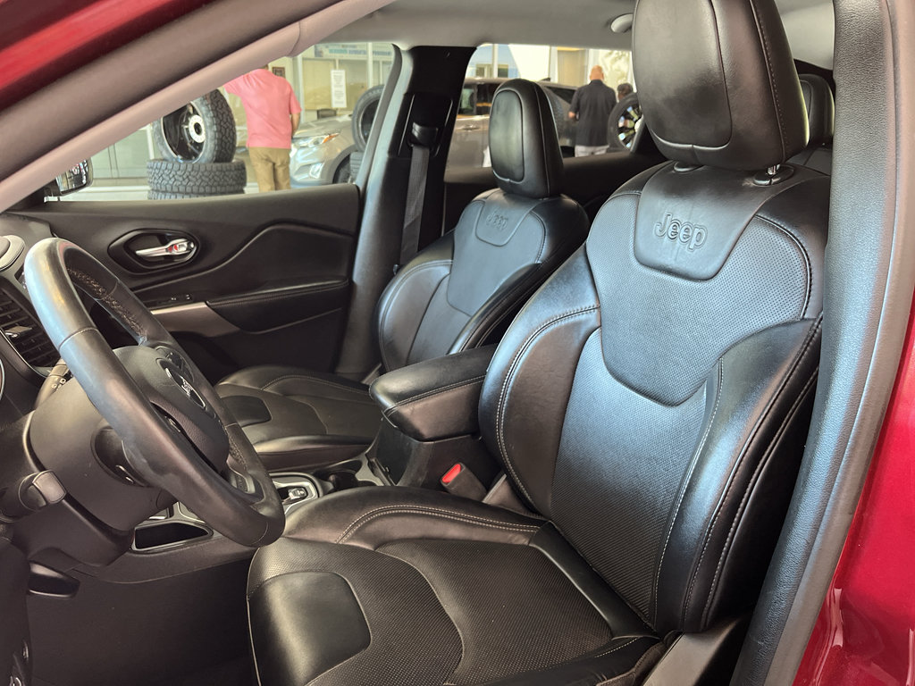 Used 2022 Jeep Cherokee Latitude Lux FWD image 13