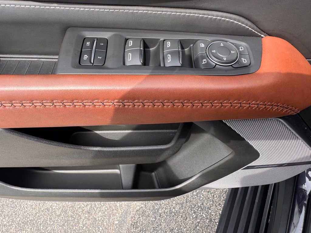 Used 2024 GMC Yukon Denali Ultimate image 17