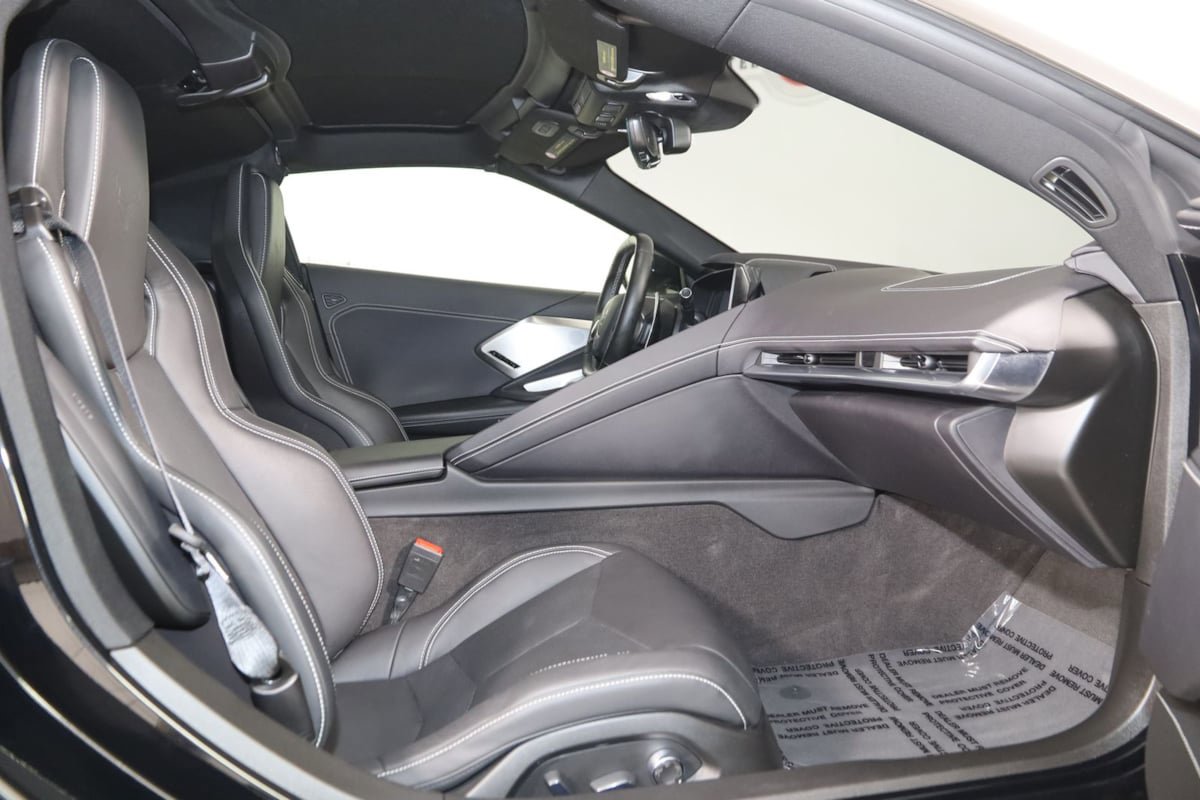 Used 2022 Chevrolet Corvette Stingray Preferred Cpe w/ Z51 Performance Package RWD image 15