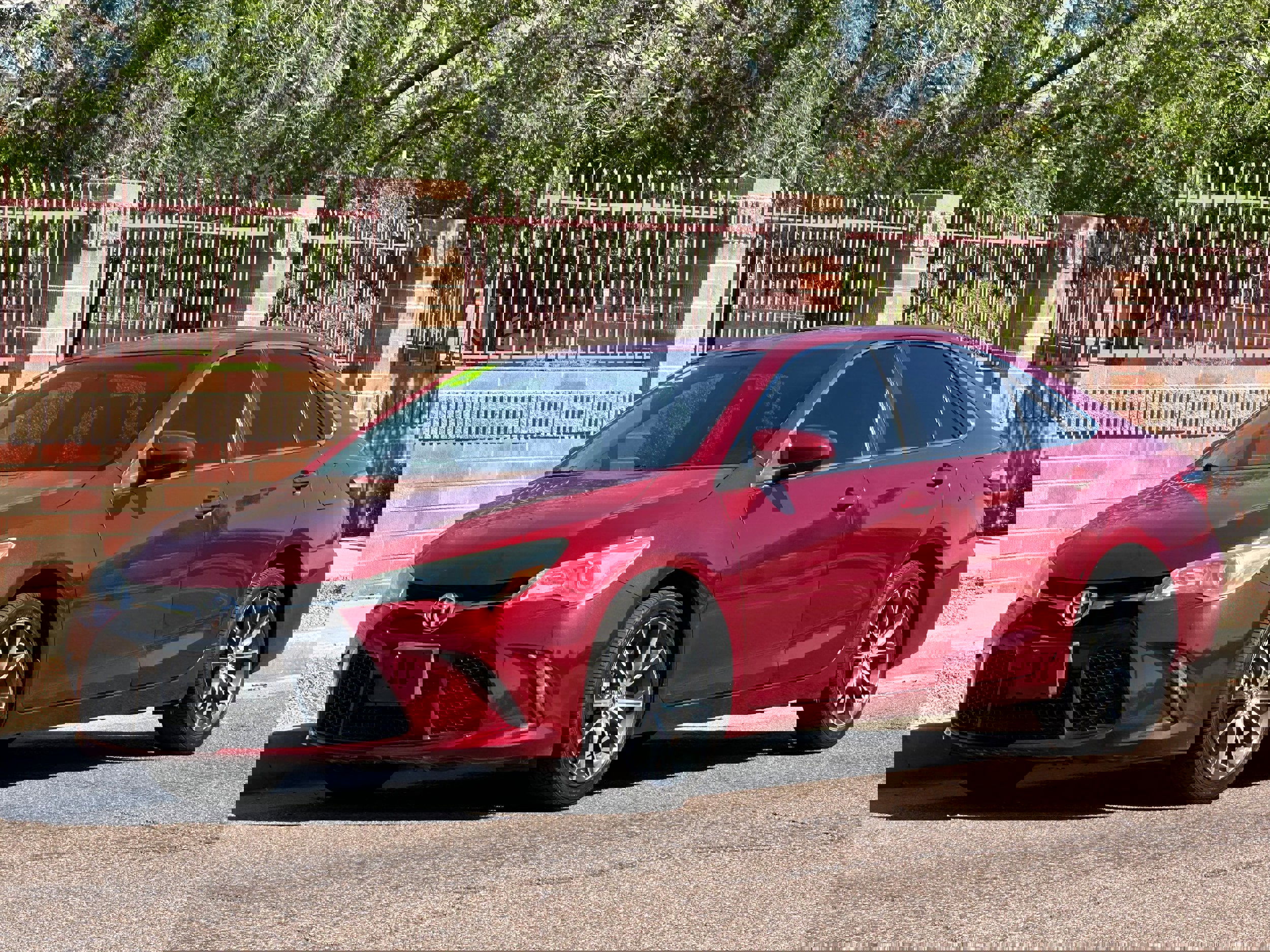 Used 2015 Toyota Camry XSE image 1