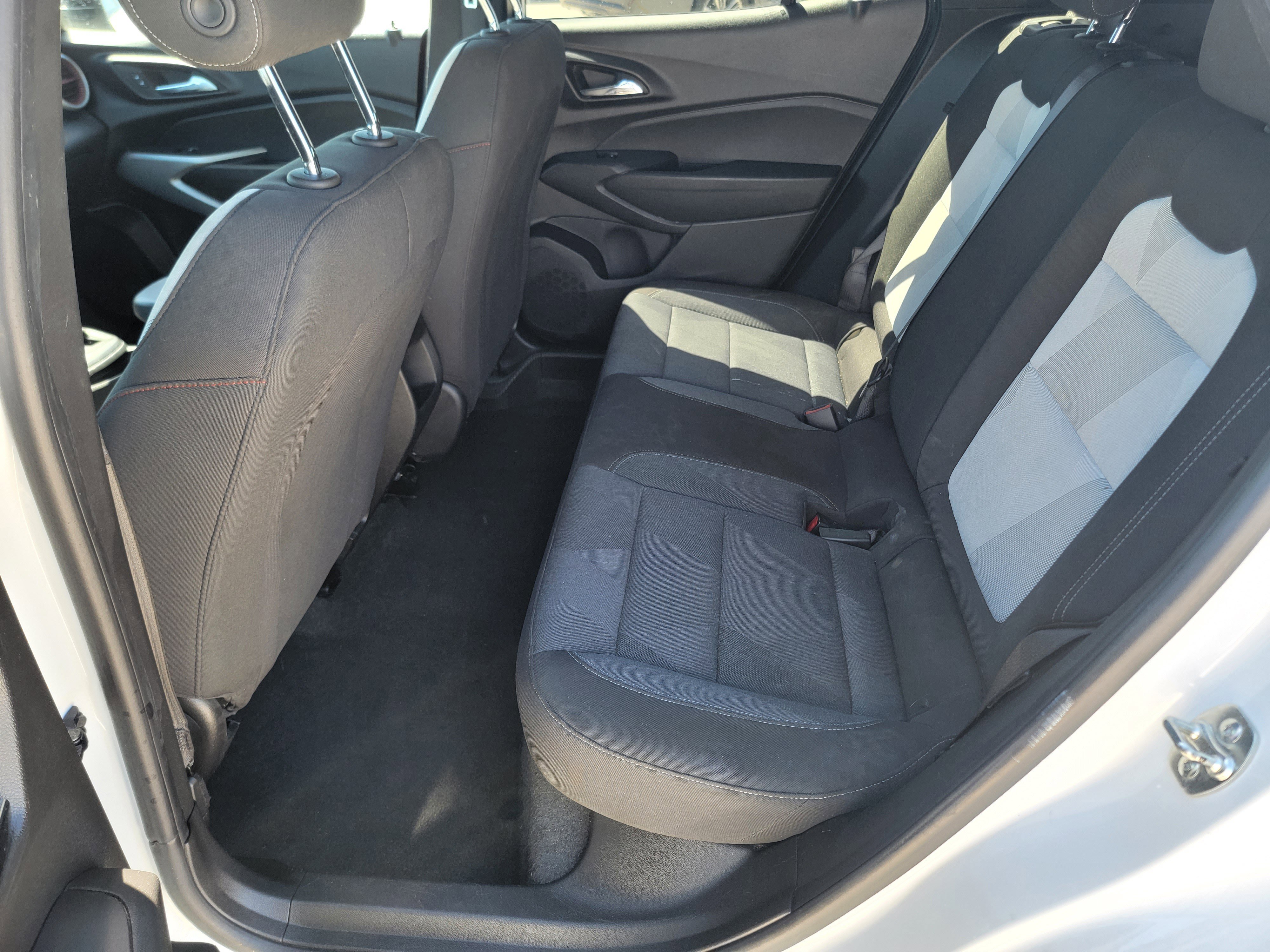 Used 2025 Chevrolet Trax RS w/ Driver Confidence Package image 10