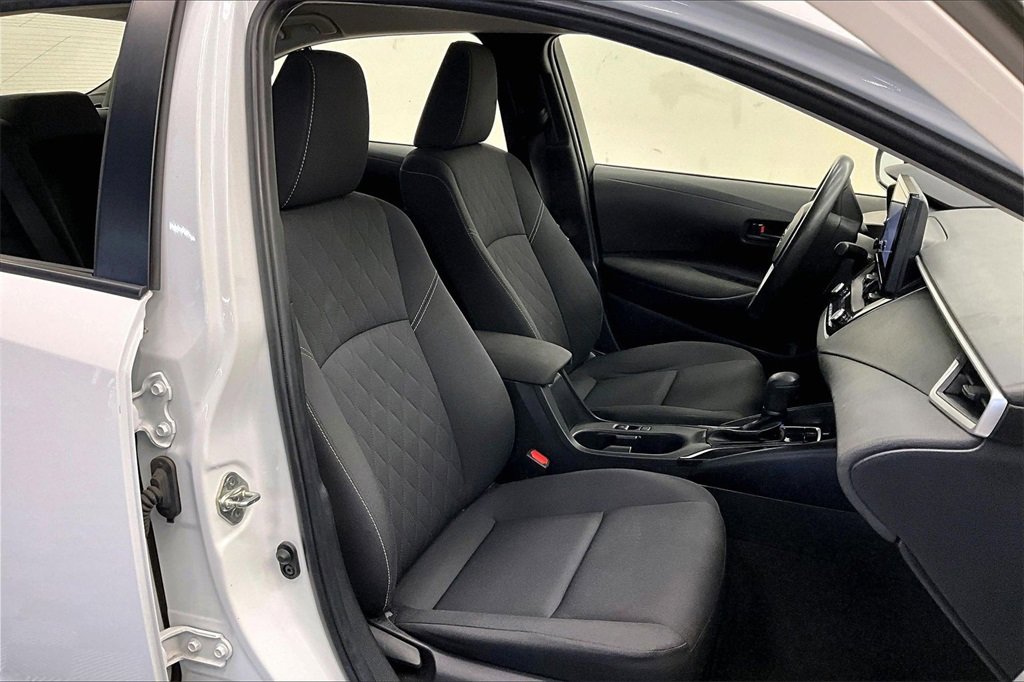Used 2023 Toyota Corolla LE image 6