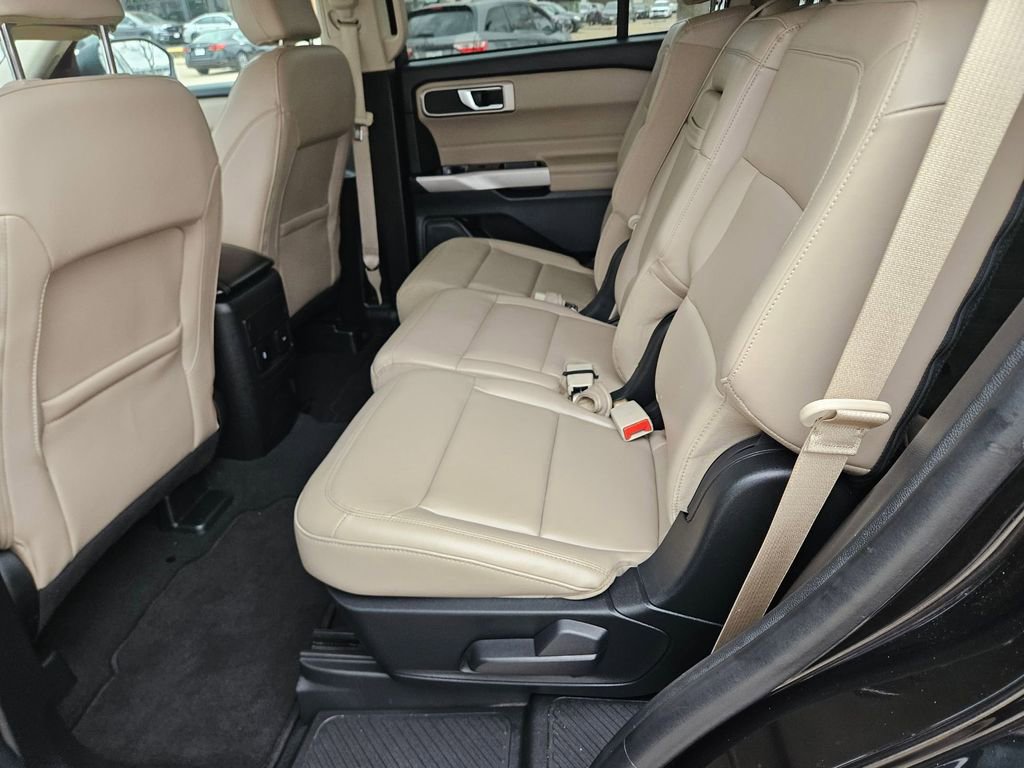 Used 2024 Ford Explorer XLT w/ Equipment Group 202A image 27