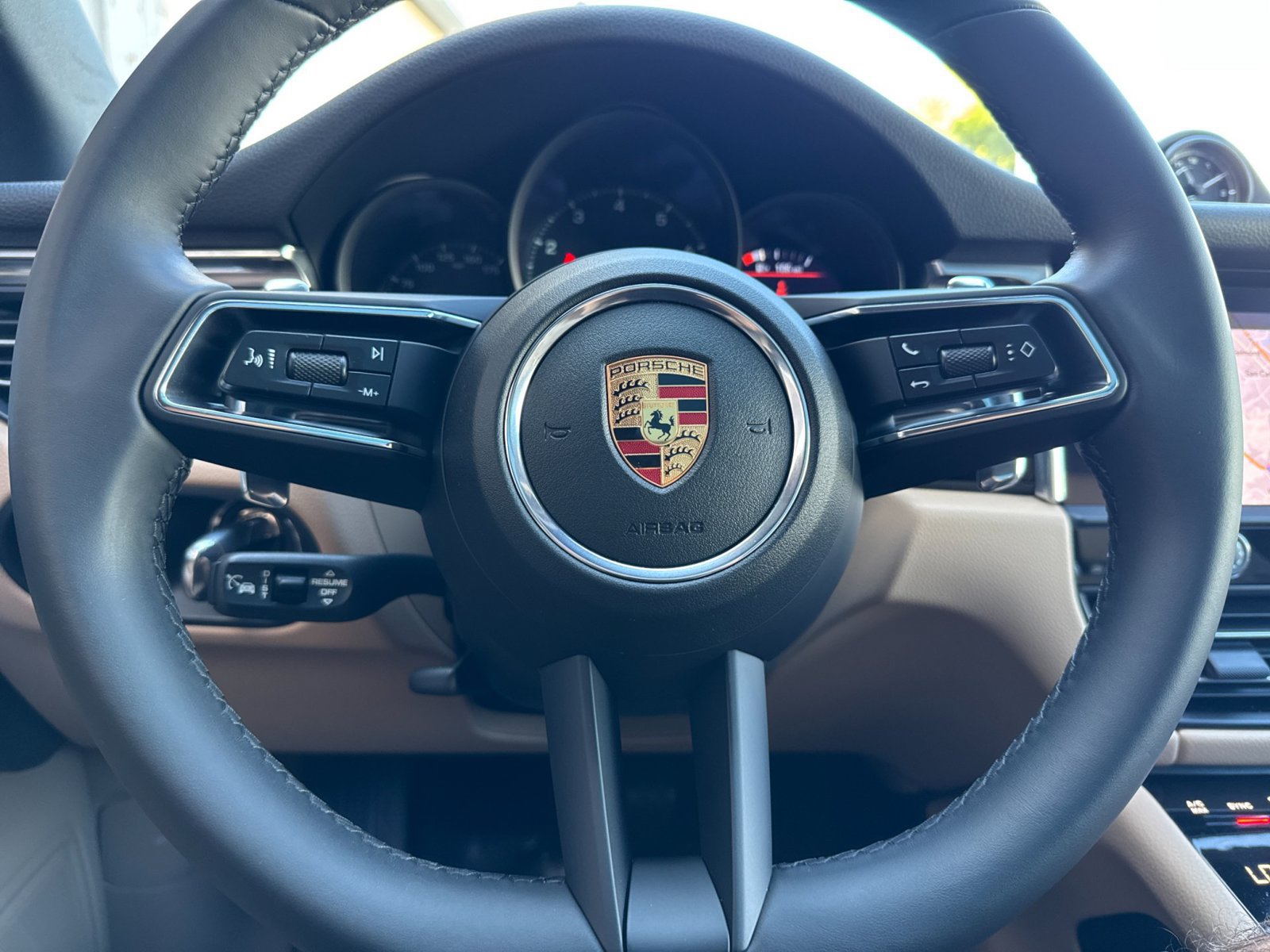 Certified 2026 Porsche Macan AWD/4WD image 27
