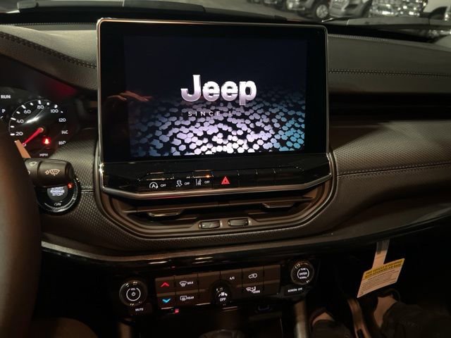 New 2026 Jeep Compass Latitude AWD/4WD image 19