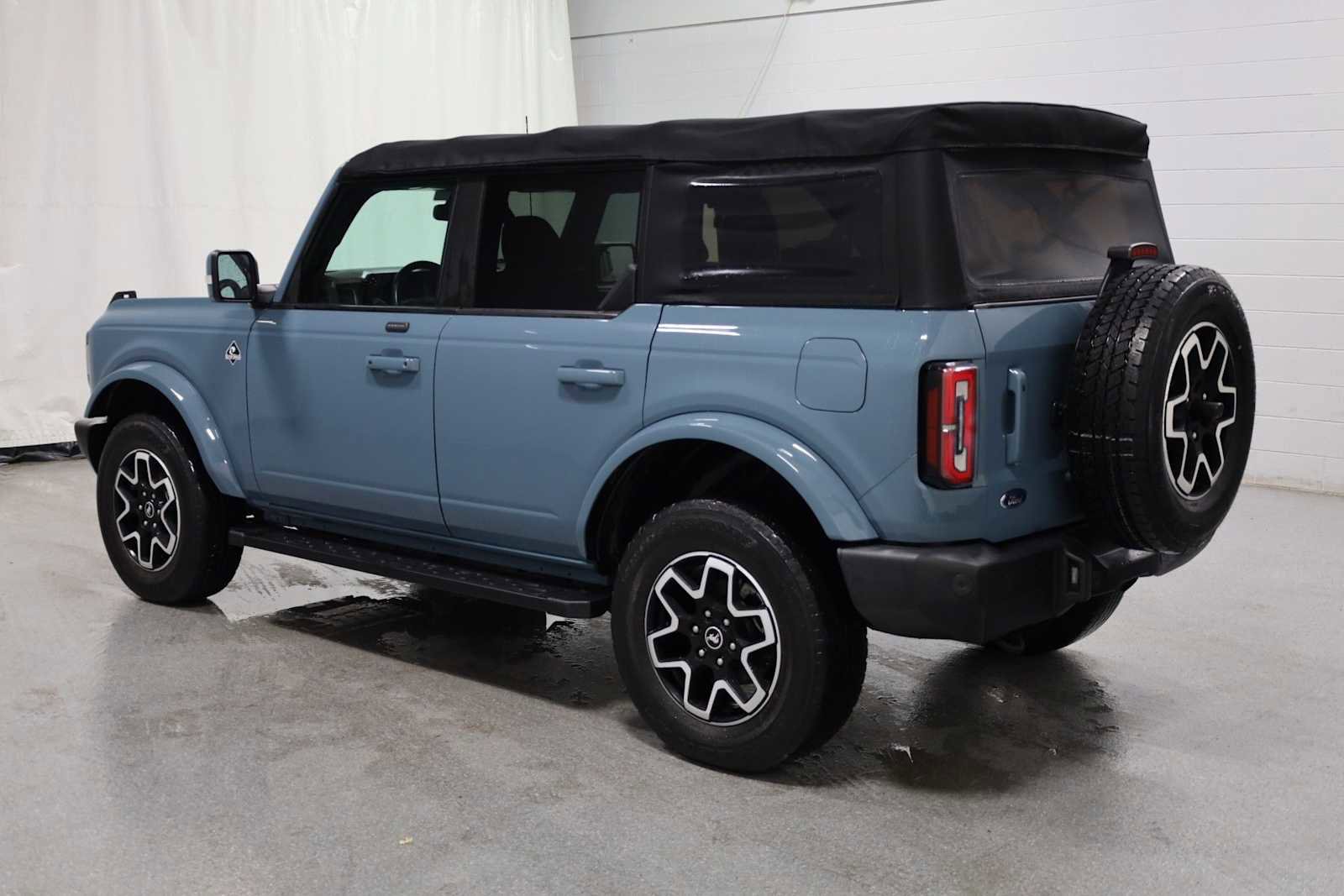 Used 2021 Ford Bronco Outer Banks image 3