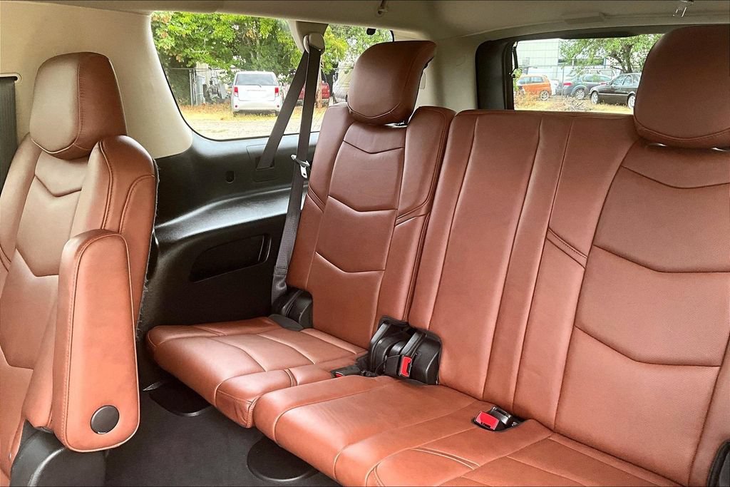 Used 2019 Cadillac Escalade ESV Premium Luxury w/ LPO, Escalade Noir Package AWD/4WD image 35