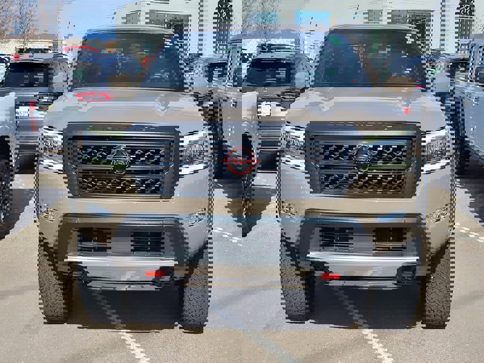 Used 2023 Nissan Frontier PRO-4X w/ Technology Package image 2