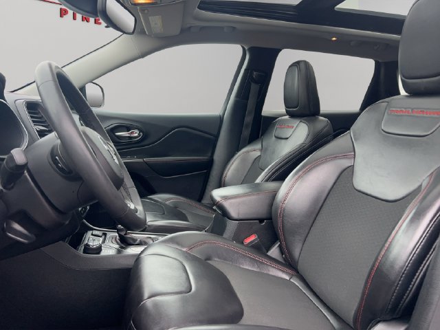 Used 2022 Jeep Cherokee Trailhawk w/ Sun, Sound & Nav Group AWD/4WD image 14