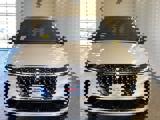 New 2026 Lincoln Nautilus Reserve image 3