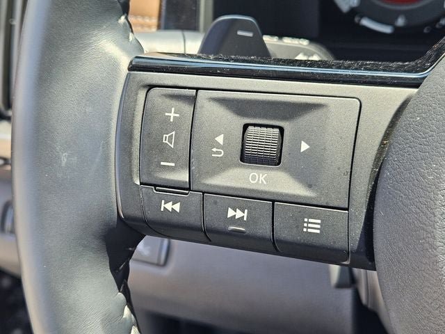Used 2025 Nissan Pathfinder Platinum w/ Cargo Package FWD image 33