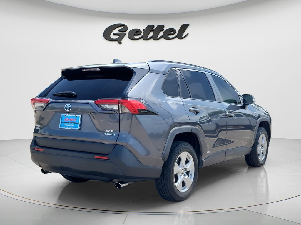 Used 2020 Toyota RAV4 XLE AWD/4WD image 5