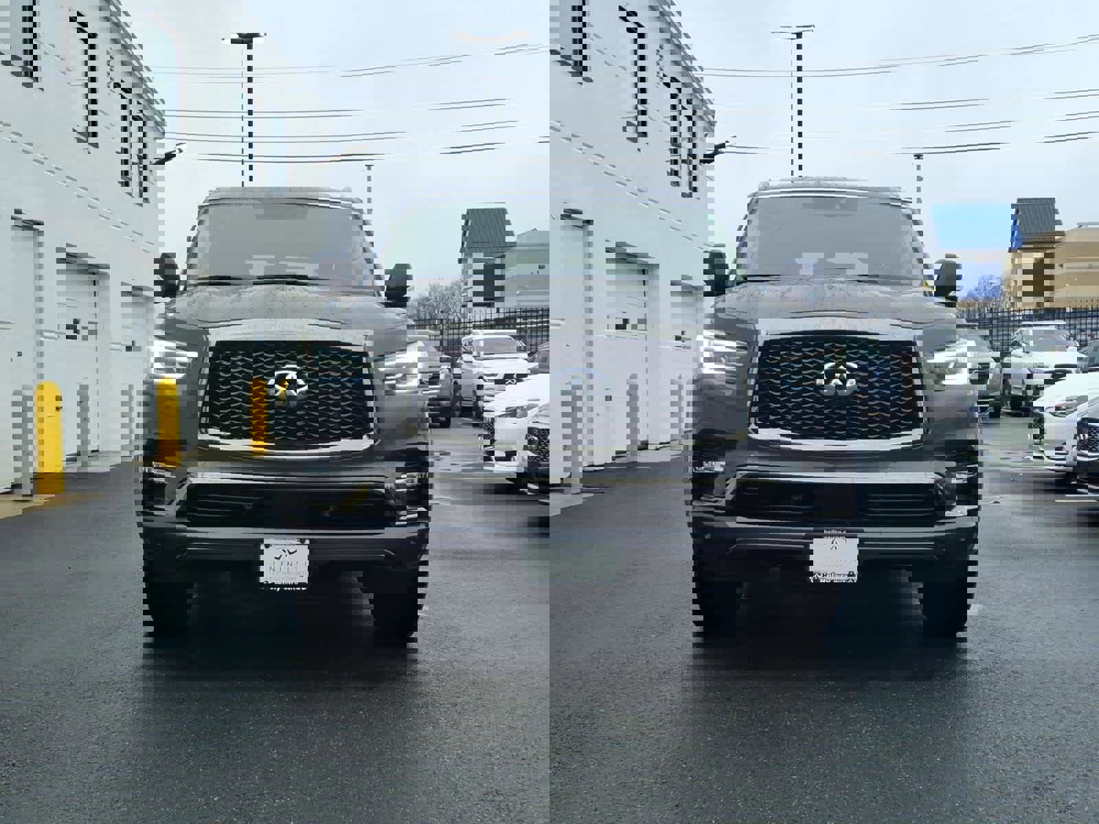 Certified 2023 INFINITI QX80 Premium Select w/ Cargo Package image 2