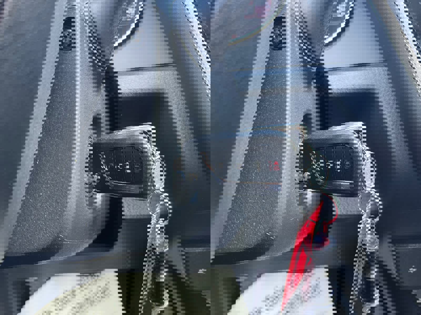 Used 2024 Toyota Camry SE image 5