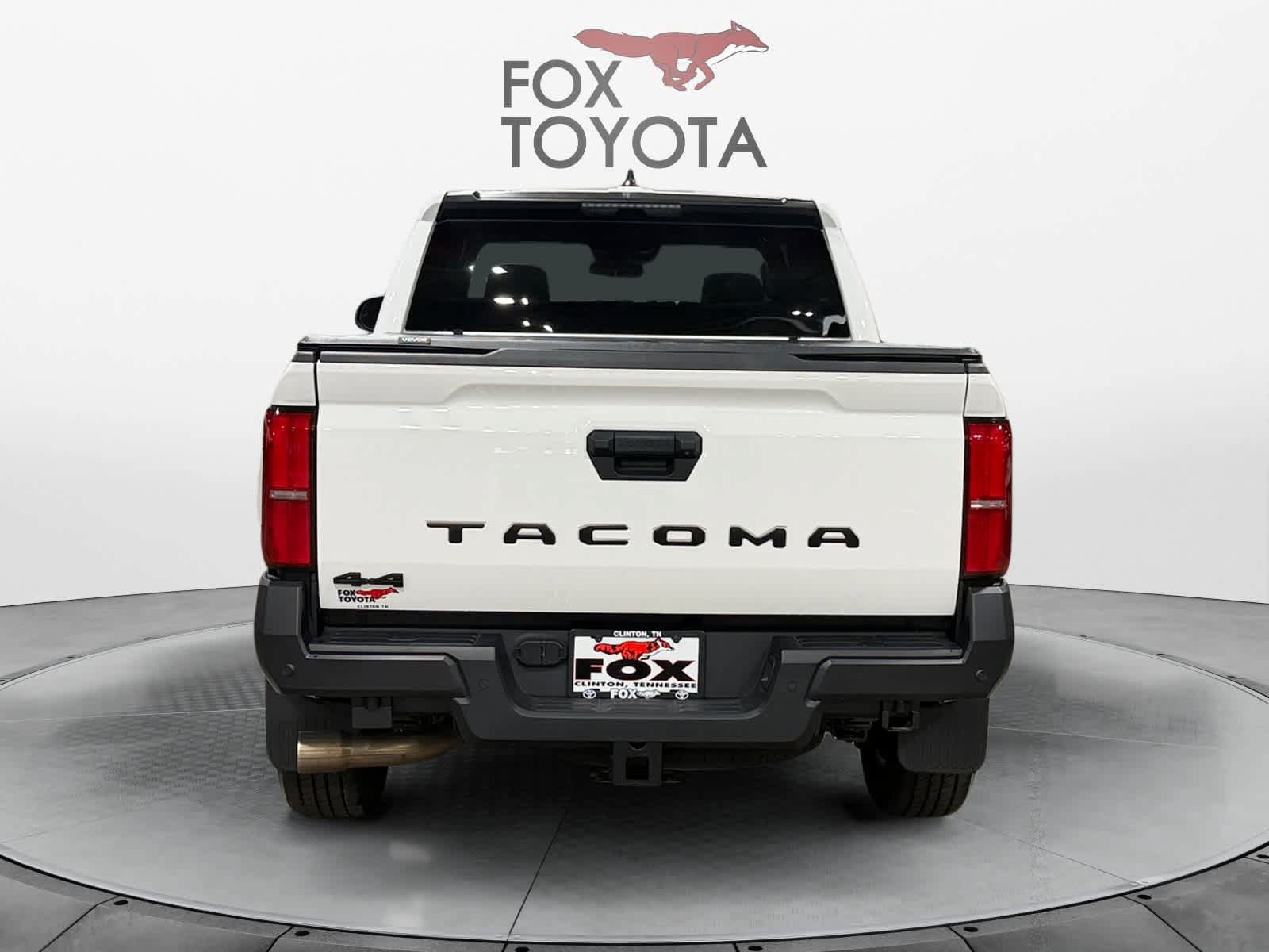Used 2025 Toyota Tacoma SR w/ SR Upgrade Package AWD/4WD image 5