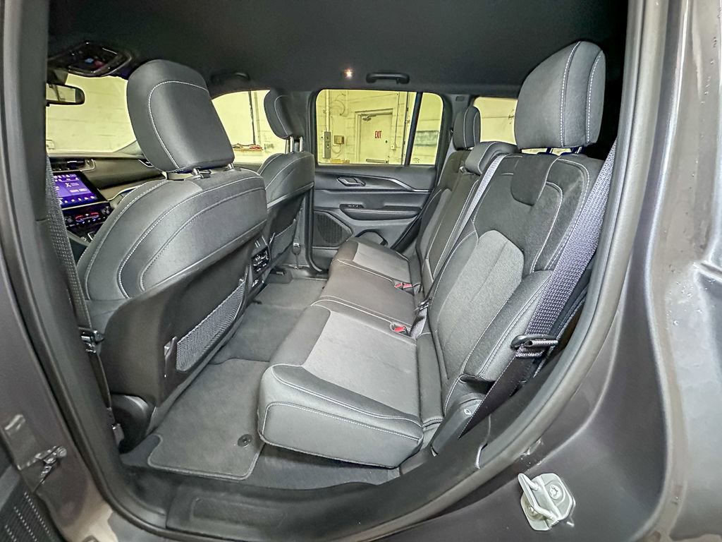 Certified 2024 Jeep Grand Cherokee Laredo w/ Trailer Tow Package image 28