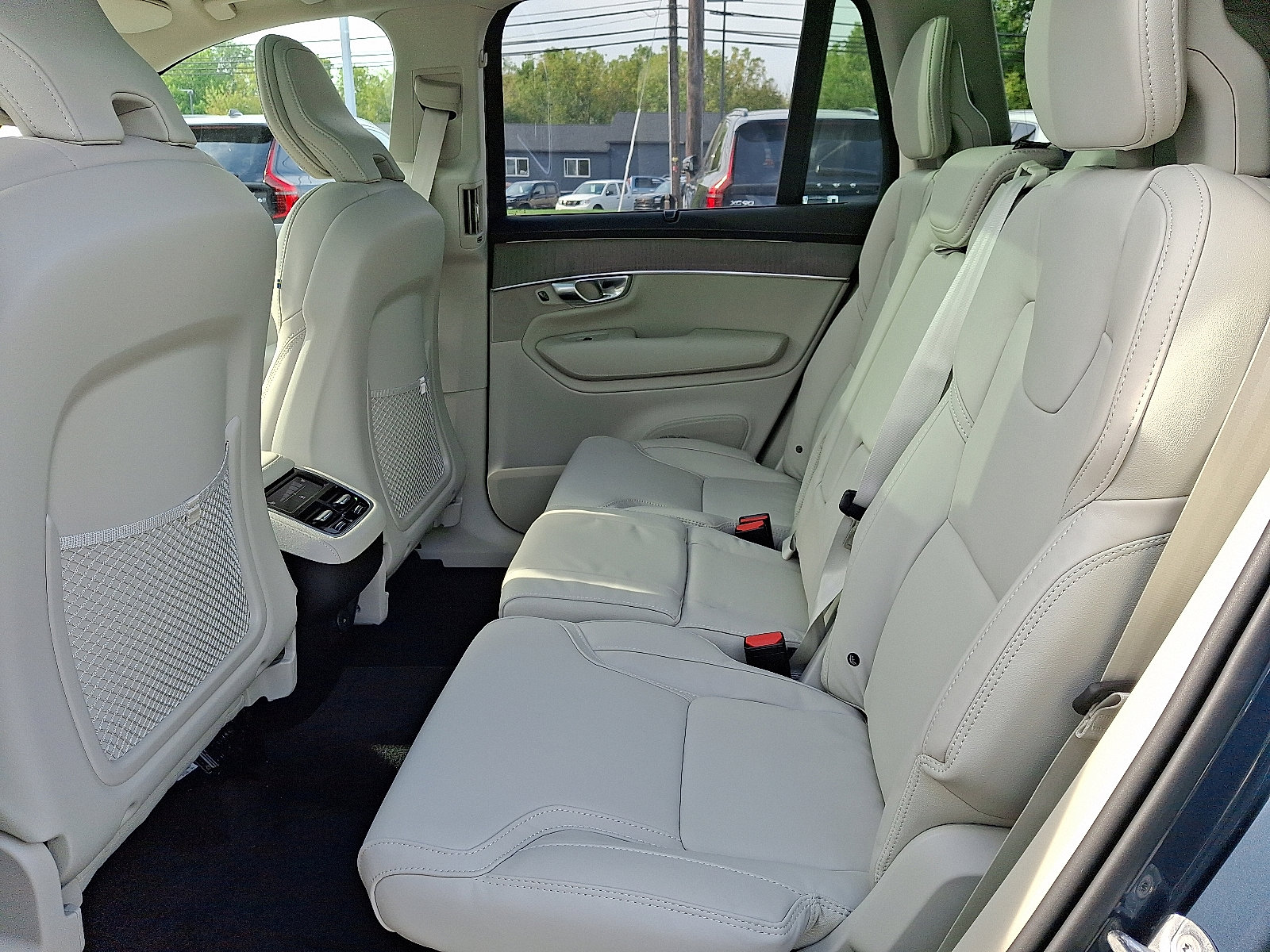 New 2026 Volvo XC90 B6 Ultra image 5