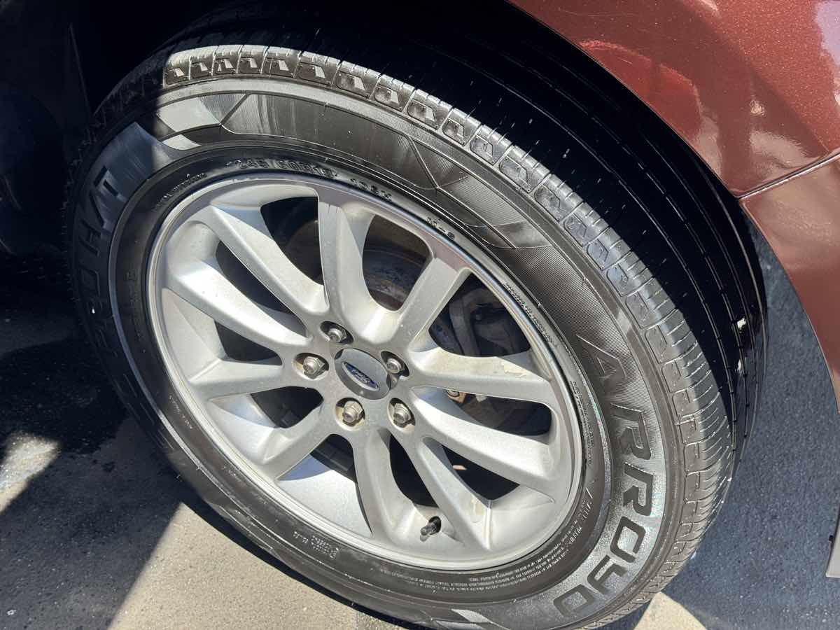 Used 2009 Ford Edge SEL FWD image 21