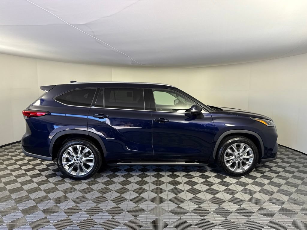 Used 2020 Toyota Highlander Limited FWD image 6