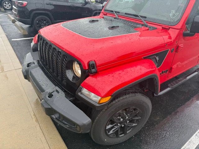 Used 2022 Jeep Gladiator Sport AWD/4WD image 6