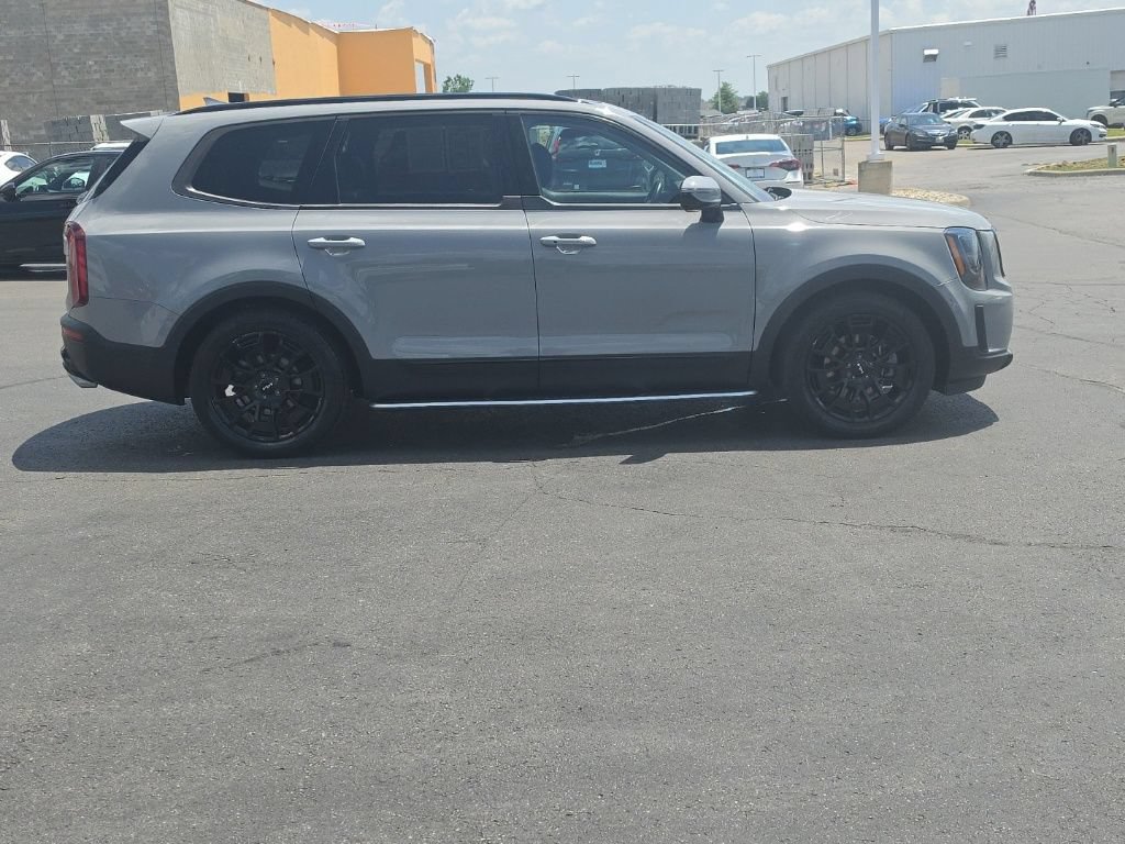 Used 2022 Kia Telluride SX w/ SX Prestige Package AWD/4WD image 9