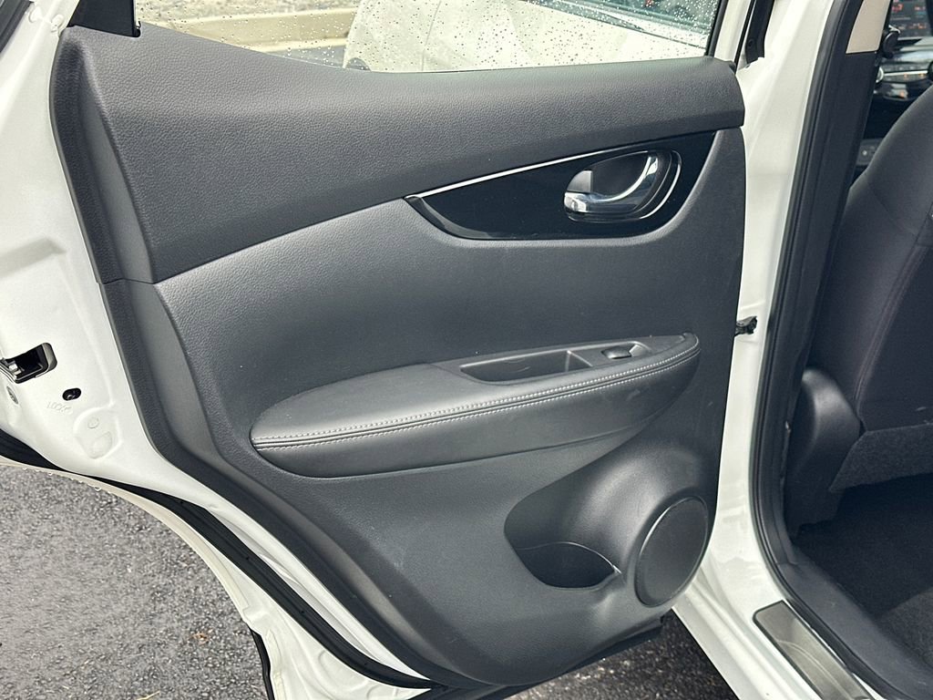 Used 2021 Nissan Rogue Sport SV image 21