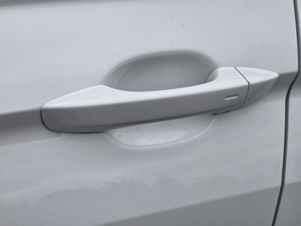 Used 2020 Volkswagen Tiguan SE image 14