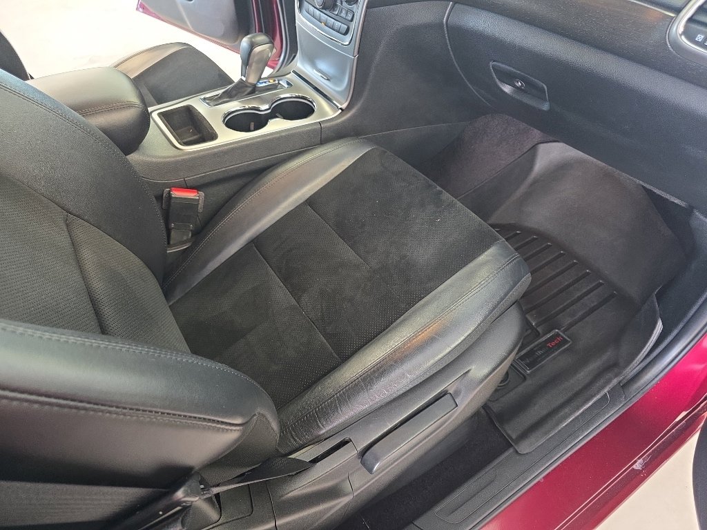 Used 2018 Jeep Grand Cherokee Altitude AWD/4WD image 21
